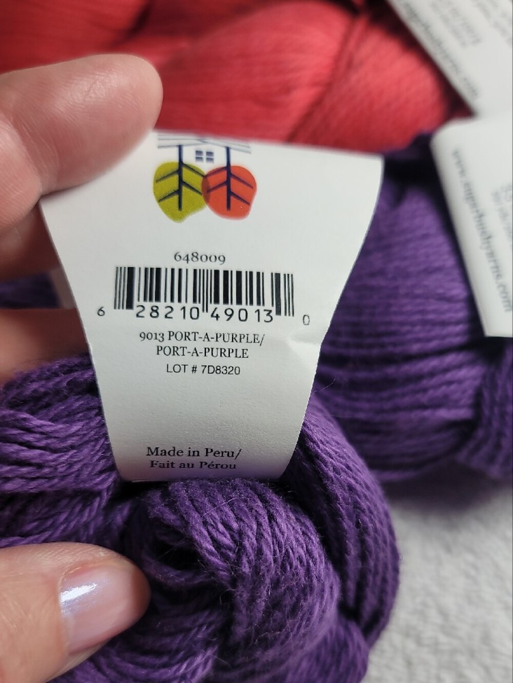 SugarBush Cabot Yarn 4 Skeins 2 Coral, 2 Purple. NWT - Picture 4 of 8